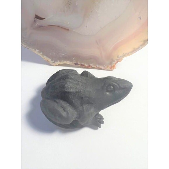 Black Obsidian Frog Carving - Picture 4 of 6